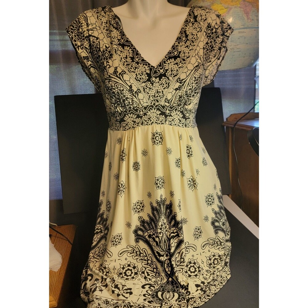 Trulli Women's Blacka AND White  Dress Size 4 Good Condtion Tie In Back